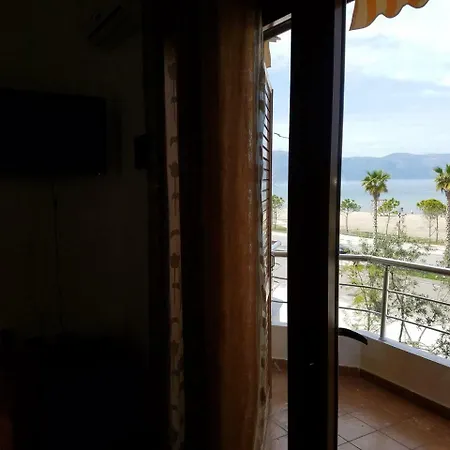 Vila Genos Lungomare Appart hôtel *
