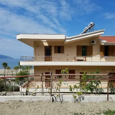 Vila Genos Lungomare * Vlorë