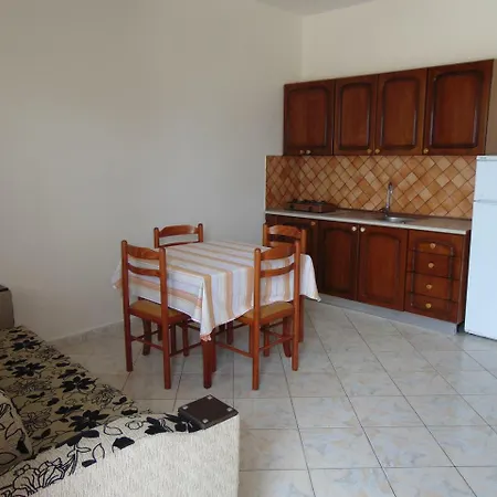 Vila Genos Lungomare Aparthotel *